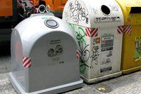 Po Praze přibývá šedých nádob na kovový odpad: Co všechno do nich patří?