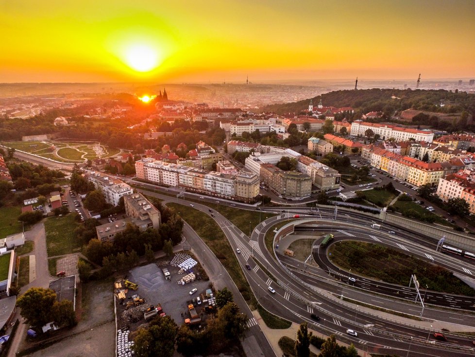 Tunel Blanka se zprovoznil 19. září 2015.