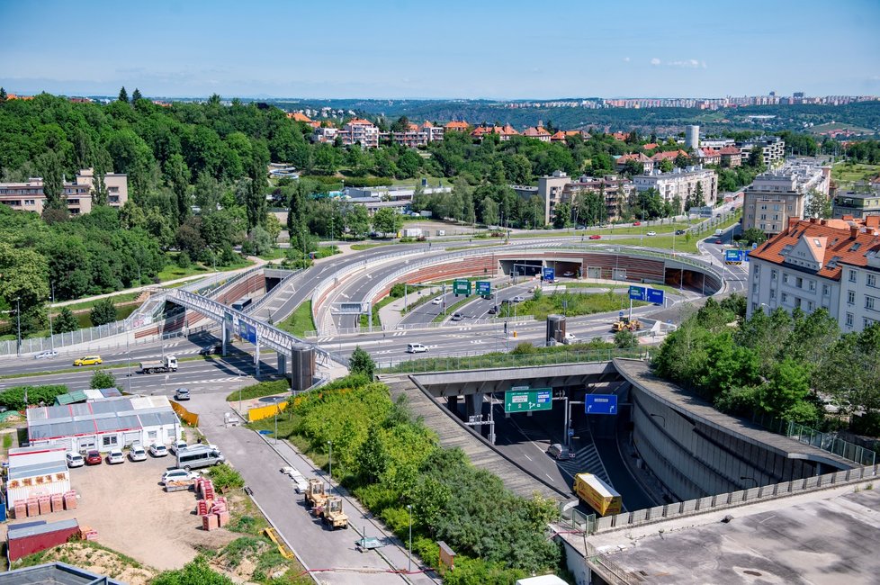 Tunel Blanka se zprovoznil 19. září 2015.