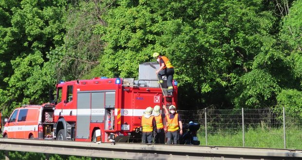 Vážná nehoda na D10 u Tuřic. (3. června 2021)