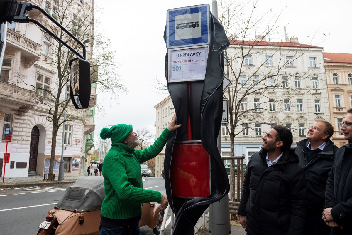 Nová zastávka na Žižkově s názvem U Prdlavky byla odhalena 22. listopadu 2021.