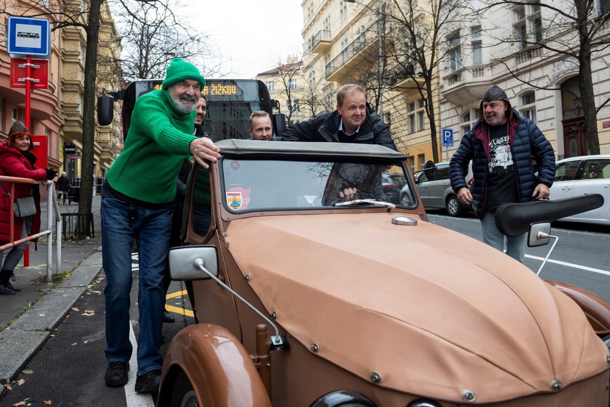 Nová zastávka na Žižkově s názvem U Prdlavky byla odhalena 22. listopadu 2021.