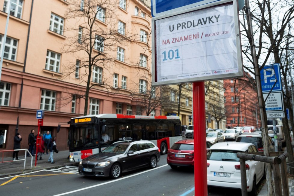 Nová zastávka na Žižkově s názvem U Prdlavky byla odhalena 22. listopadu 2021.