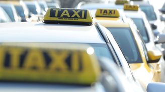 Legalizace alternativních taxi se přiblížila, snahy na jejich omezení neprošly