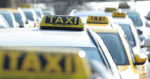 Pražští taxikáři se možná dočkají navýšení cen za své služby. (ilustrační foto)