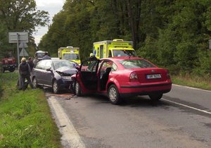 Těžká nehoda u Újezdu.