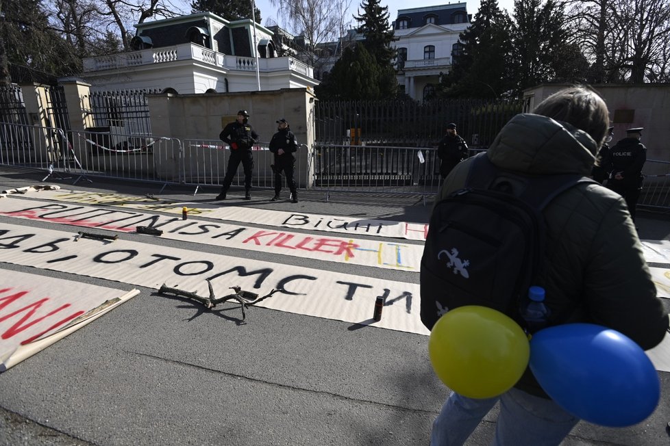 Demonstrace na Václavském náměstí a před ruskou ambasádou. (24. února 2022)