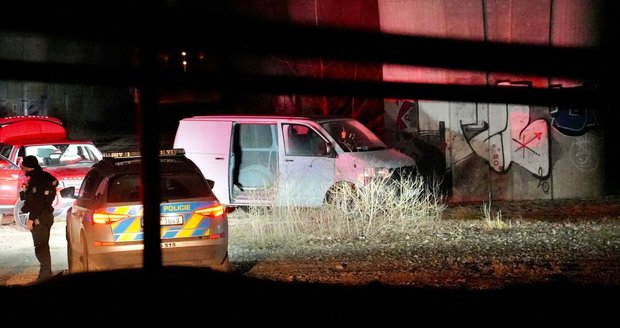 Kriminalisté pod Radotínským mostem