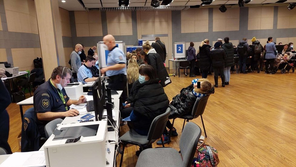 V Kongresovém centru na pražském Vyšehradě začalo fungovat centrum pro ukrajinské uprchlíky. Bude pracovat nonstop. (4. března 2022).