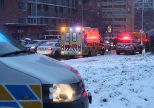 Žena zemřela po skoku z okna Úřadu práce v Praze 4. (12. prosince 2022)