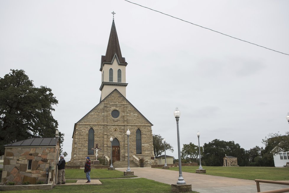 Krajině dominuje původní kostel sv. Marie.
