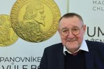 Část celoživotní numismatické sbírky Václava Bruny se v Praze 26. dubna 2024 vydražila za 6,15 milionu eur, tedy zhruba 155 milionů Kč včetně aukční přirážky.