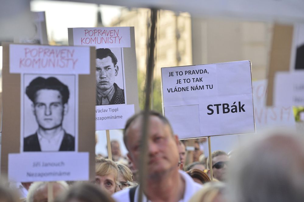 Na Václavském náměstí v Praze demonstrovaly tisíce lidí proti vládě Andreje Babiše.