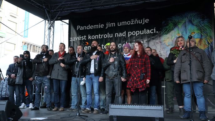 Na Václavském náměstí v Praze se konala 31. 1. 2021 demonstrace v rámci akce "Jsme lidi, nás nevypnete". Přišly stovky lidí.