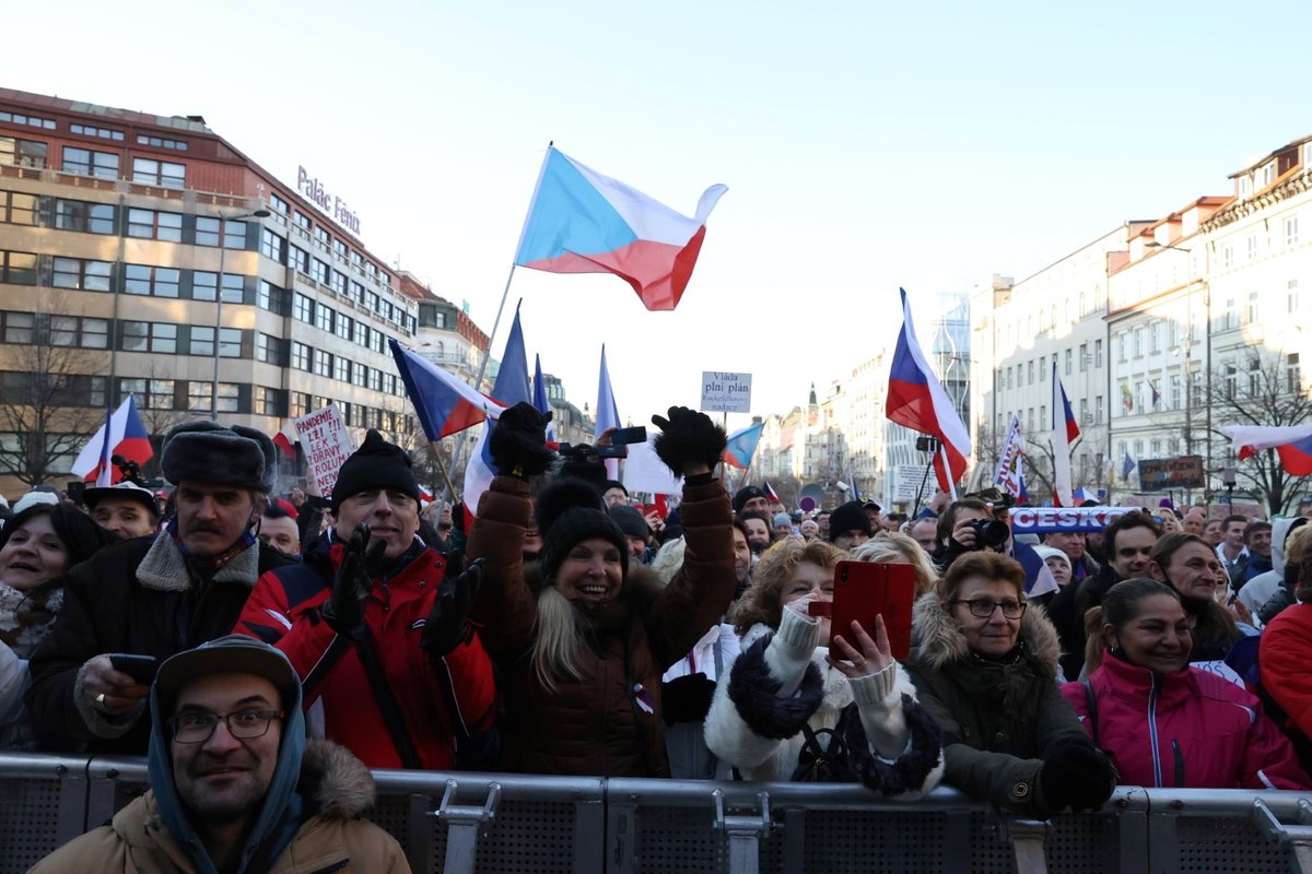 Na Václavském náměstí v Praze se konala 31. 1. 2021 demonstrace v rámci akce &#34;Jsme lidi, nás nevypnete&#34;. Přišly stovky lidí.