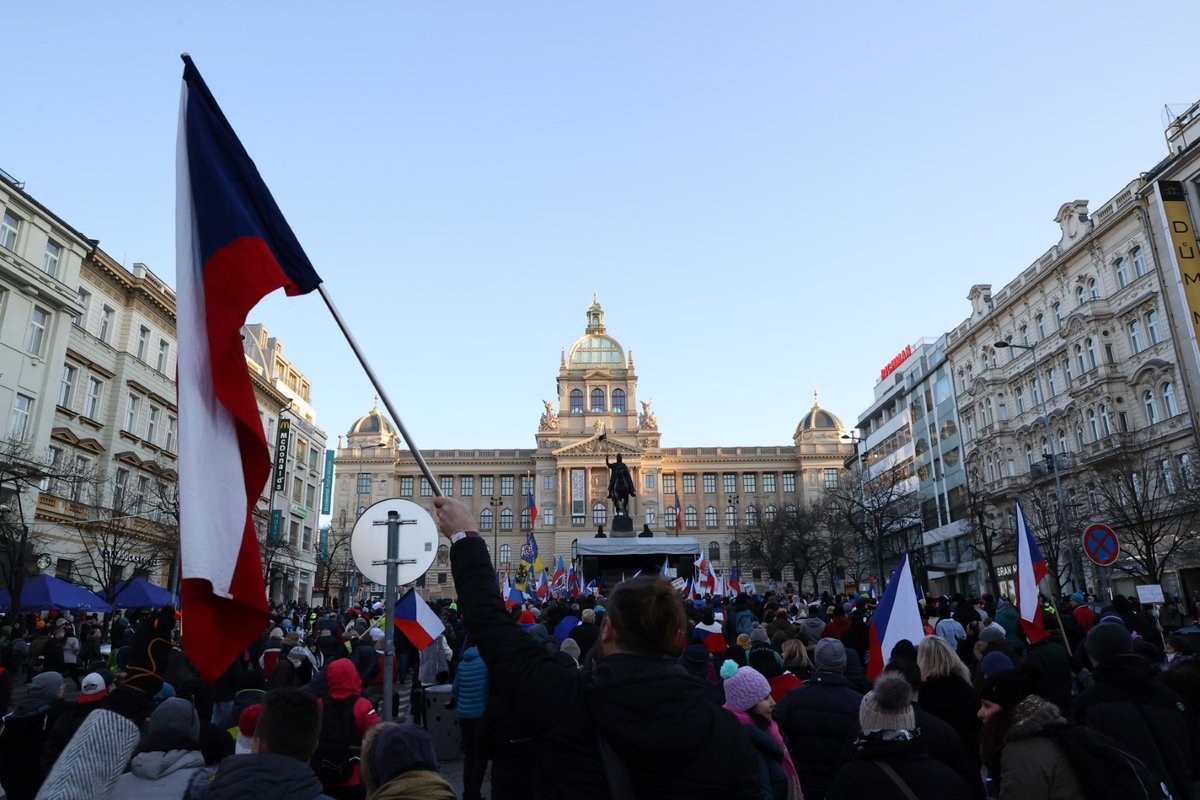 Na Václavském náměstí v Praze se konala 31. 1. 2021 demonstrace v rámci akce &#34;Jsme lidi, nás nevypnete&#34;. Přišly stovky lidí.