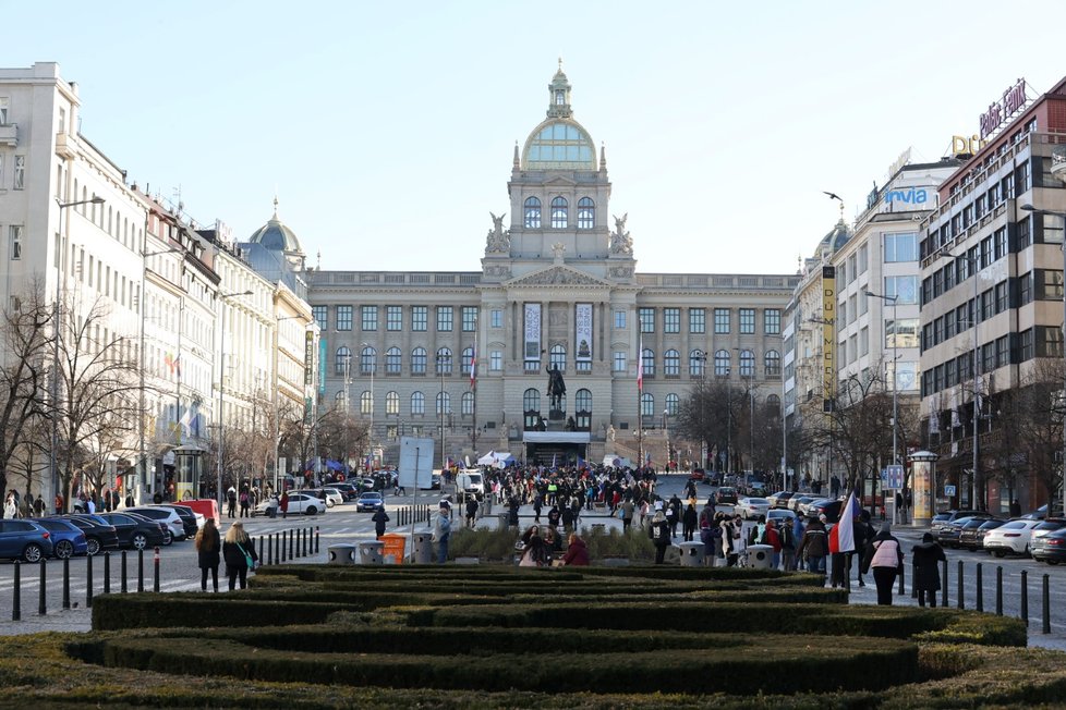 Na Václavském náměstí v Praze se konala 31. 1. 2021 demonstrace v rámci akce &#34;Jsme lidi, nás nevypnete&#34;. Přišly stovky lidí.