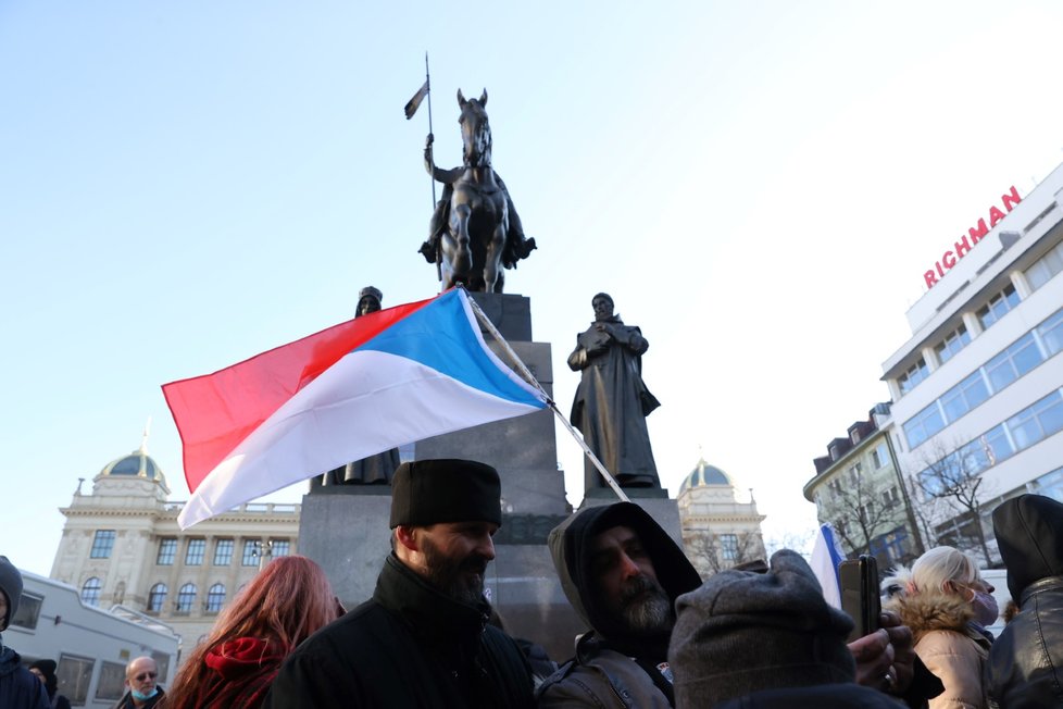 Na Václavském náměstí v Praze se konala 31. 1. 2021 demonstrace v rámci akce &#34;Jsme lidi, nás nevypnete&#34;. Přišly stovky lidí.
