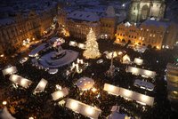 Vánoční trhy v Praze: Kde mají nejlevnější svařák a kam za originálními dárky?