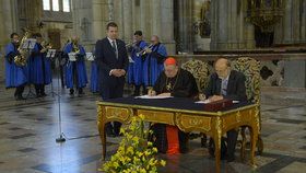 Nové varhany pro Chrám svatého Víta zhotoví španělská firma. S jejím zakladatelem smlouvu podepsal Dominik Duka.