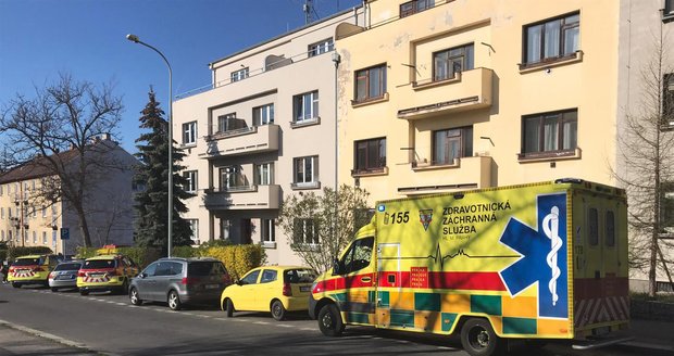 Otřesná tragédie v Přerově: Chlapeček (†4) vypadl z okna, podlehl zraněním