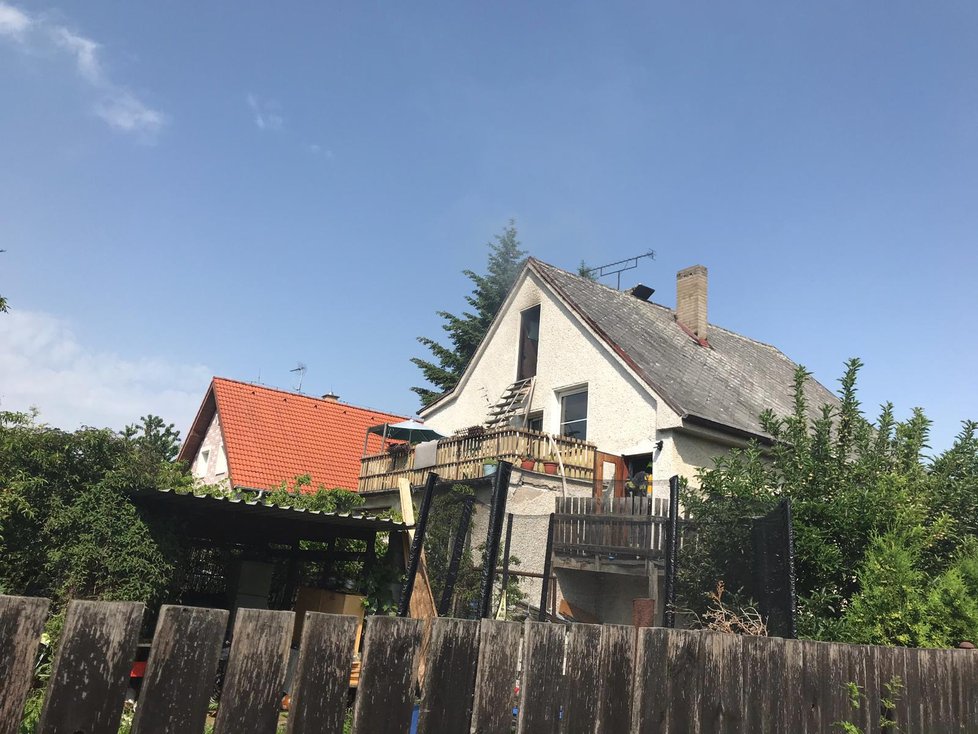 Požár rodinného domu v pražské Vinoři, 11. června 2019