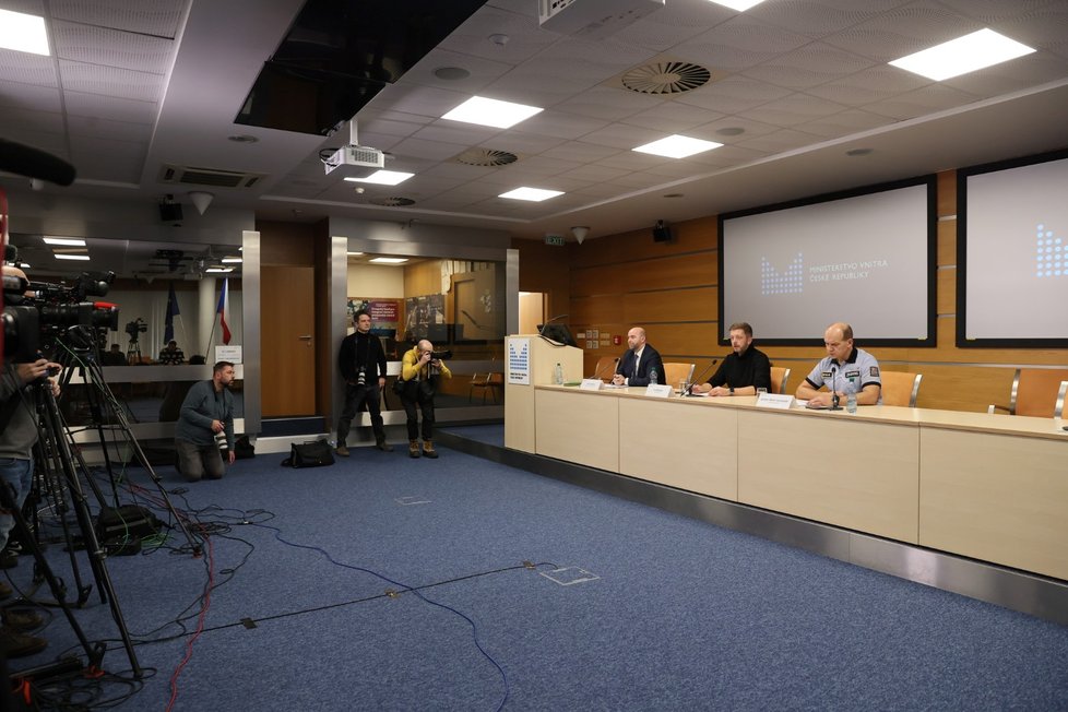 Tisková konference na ministerstvu vnitra. (22. prosince 2023)