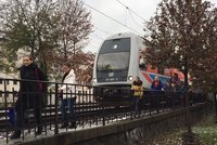 V Čakovicích vykolejil vlak na výhybce: Směrem na Turnov jezdí náhradní autobusy