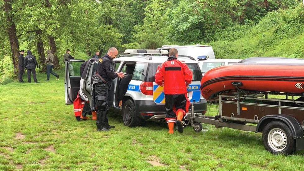 Na hladině Vltavy plavalo mrtvé tělo. 20. května 2019