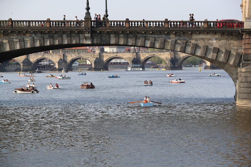 Ve čtvrtek nás zahřeje příjemných 26 °C, deštníky nechte doma