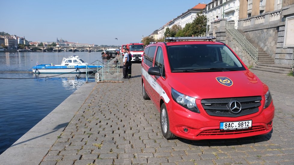 Na hladinu Vltavy unikla 22. září 2020 neznámá látka. 