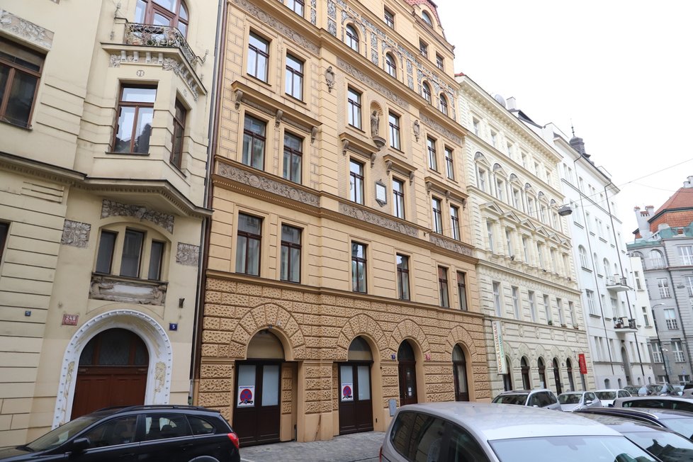 Byt v centru Prahy, kde se 4. dubna 2021 konala nelegální party.