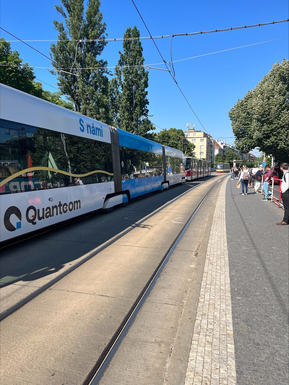 Tramvaje ve Vršovicích zastavil výpadek. (2. června 2022)