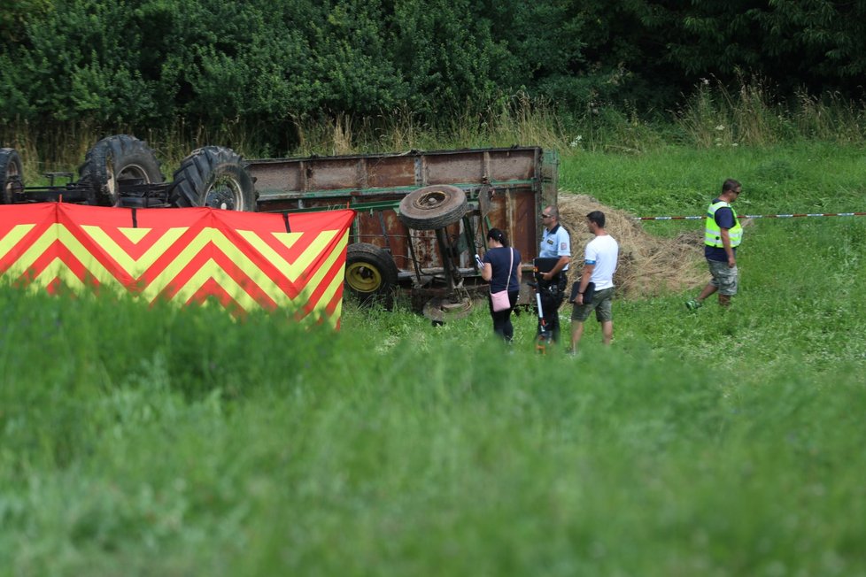 Tragická nehoda traktoru na Praze-východ