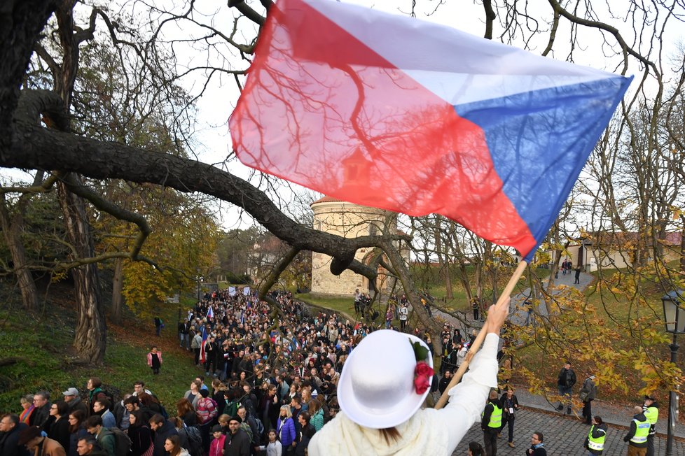 Průvod z Albertova, (17.11.2019).