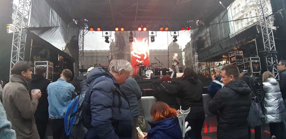 Přípravy koncert, který u příležitosti 30 výročí sametové revoluce proběhna na Václavském náměstí, (17.11.2019).