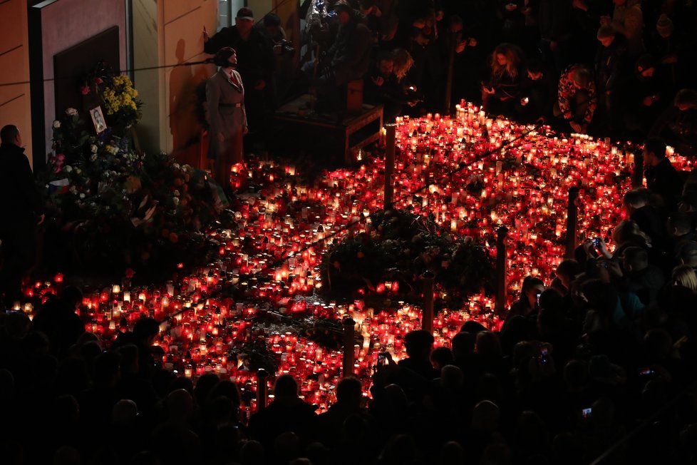 Sváteční podvečer na Národní třídě, (17.11.2019).