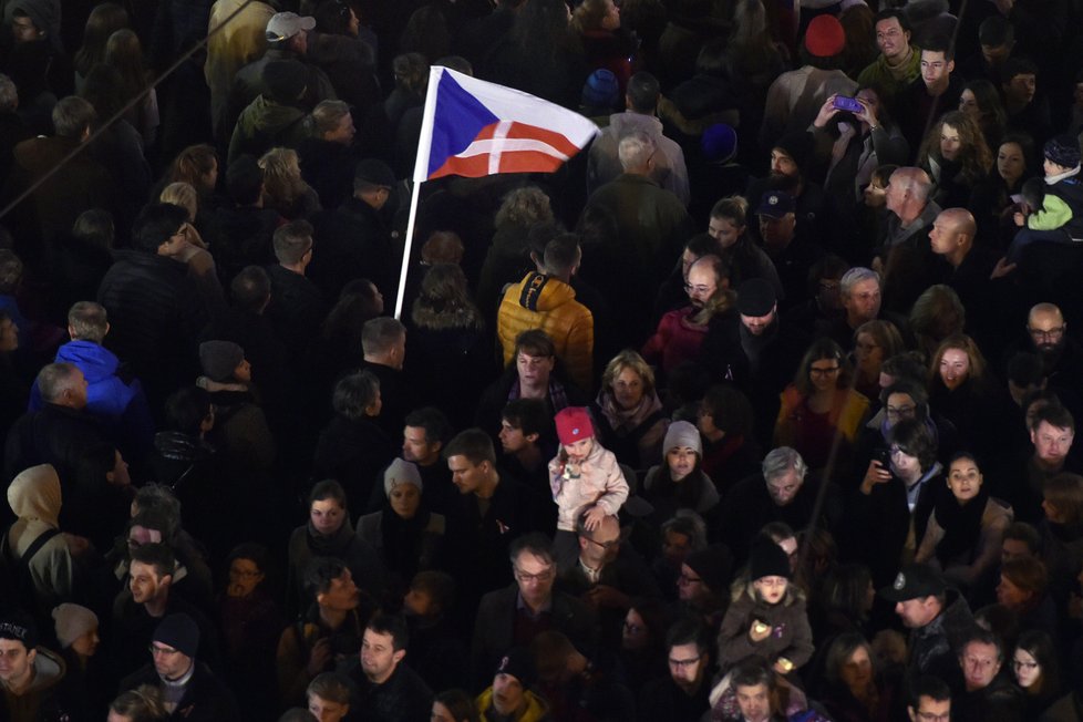 Sváteční podvečer na Národní třídě, (17.11.2019).