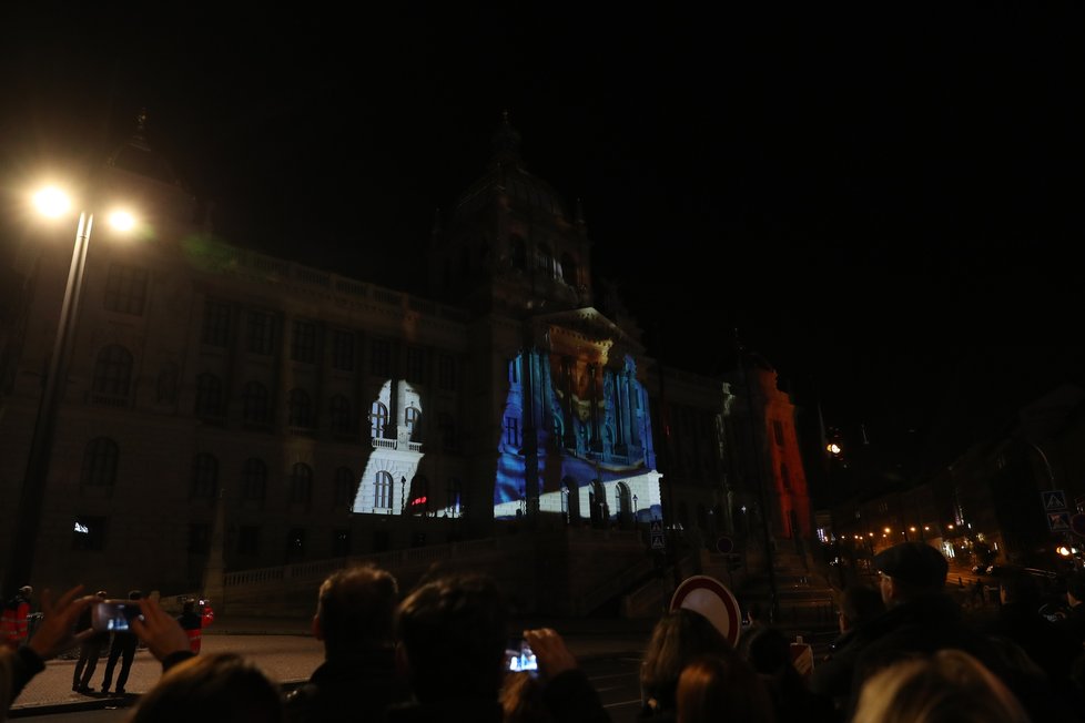 Videomapping na budově Národního muzea.