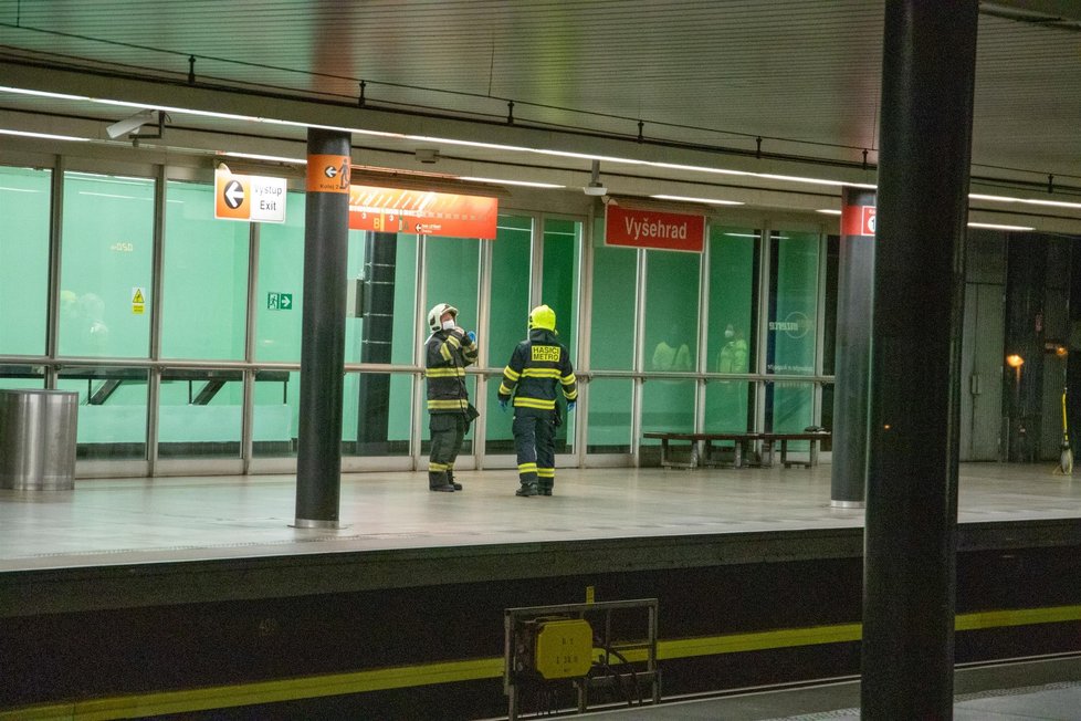 Ve stanici metra Vyšehrad skočil muž pod soupravu metra. (ilustrační foto)