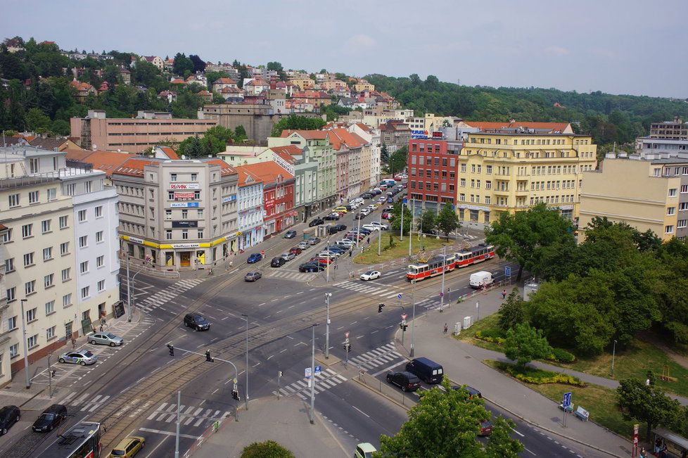 Dosud se obě centra pomoci uprchlíkům z Ukrajiny nacházela na jednom místě na náměstí OSN ve Vysočanech. Nyní se CNPUU přestěhuje na Smíchov. (ilustrační foto)