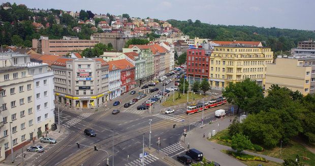 Radnice vybízí své obyvatele, aby své blízké, kteří si to zaslouží, nominovali na osobnost Prahy 9. (ilustrační foto)