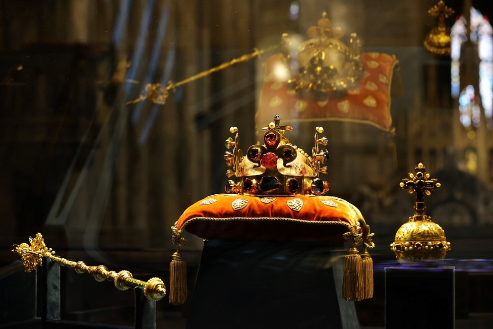 Výstava korunovačních klenotů v Chrámu sv. Víta. (17. ledna 2023)