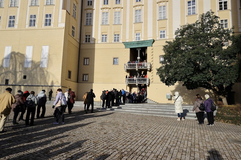 Výstava korunovačních klenotů v Chrámu sv. Víta. (17. ledna 2023)