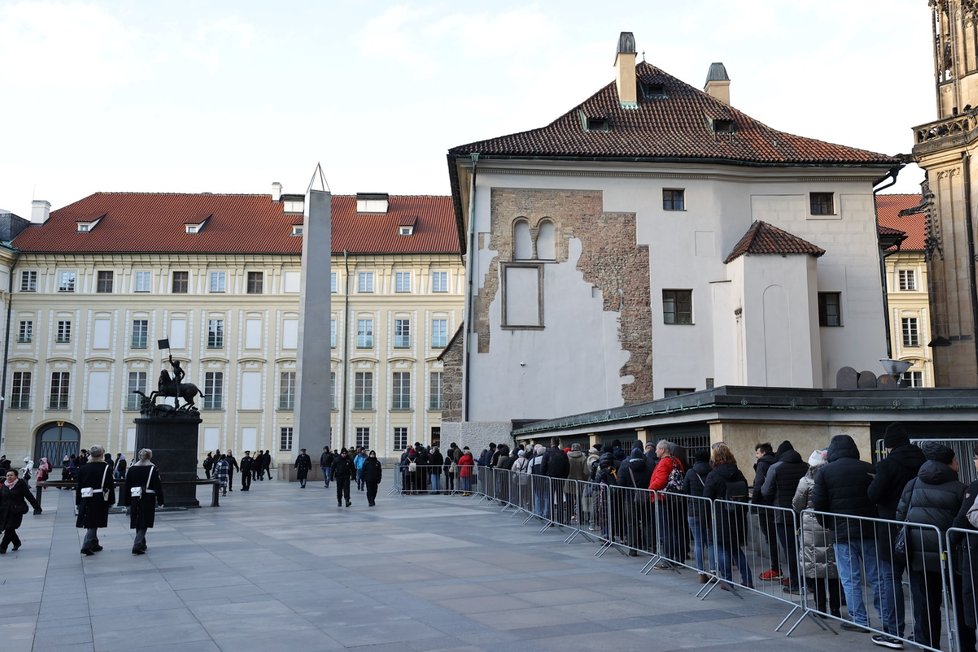 Výstava korunovačních klenotů v Chrámu sv. Víta. (17. ledna 2023)