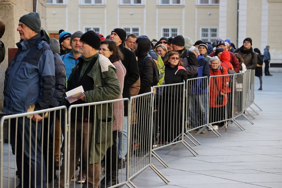 Výstava korunovačních klenotů v Chrámu sv. Víta. (17. ledna 2023)