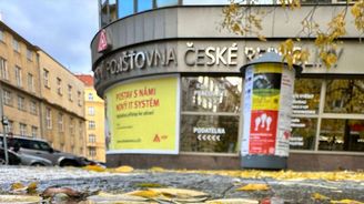 Po razii ve VZP policie obvinila 13 lidí, jde o veřejné zakázky Po razii ve VZP policie obvinila 13 lidí, jde o veřejné zakázky