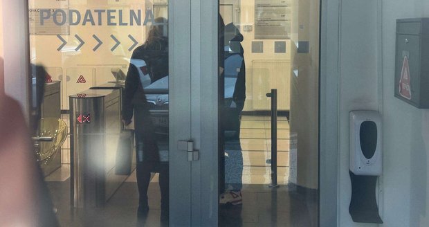 Razie v centrále VZP, 3. listopadu 2025