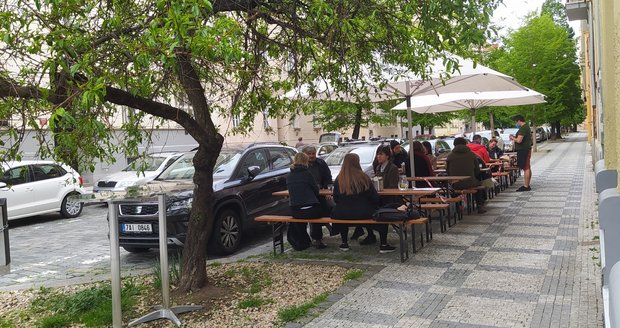 Nová pracovní skupina pod Magistrátem bude schvalovat podobu restauračních zahrádek