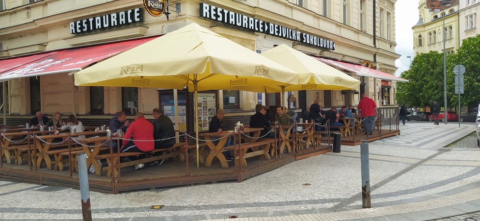 Nová pracovní skupina pod Magistrátem bude schvalovat podobu restauračních zahrádek